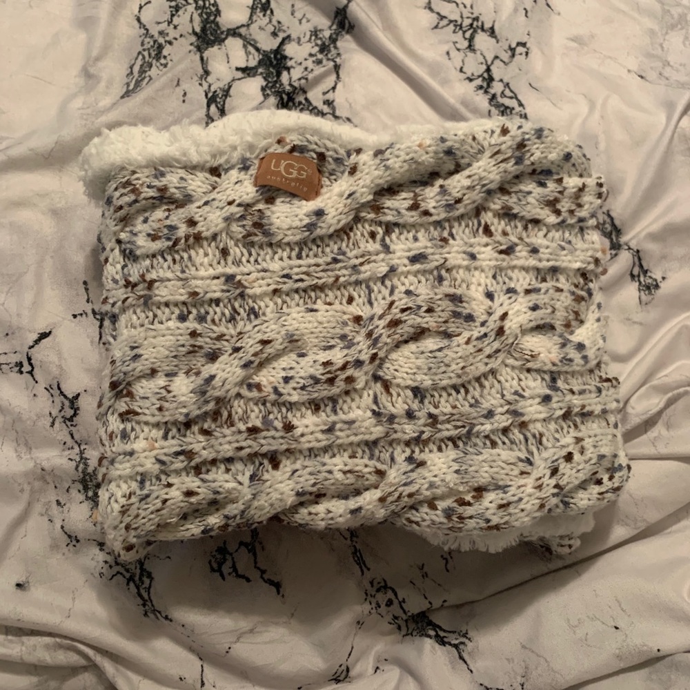 women’s ugg chunky infinity scarf